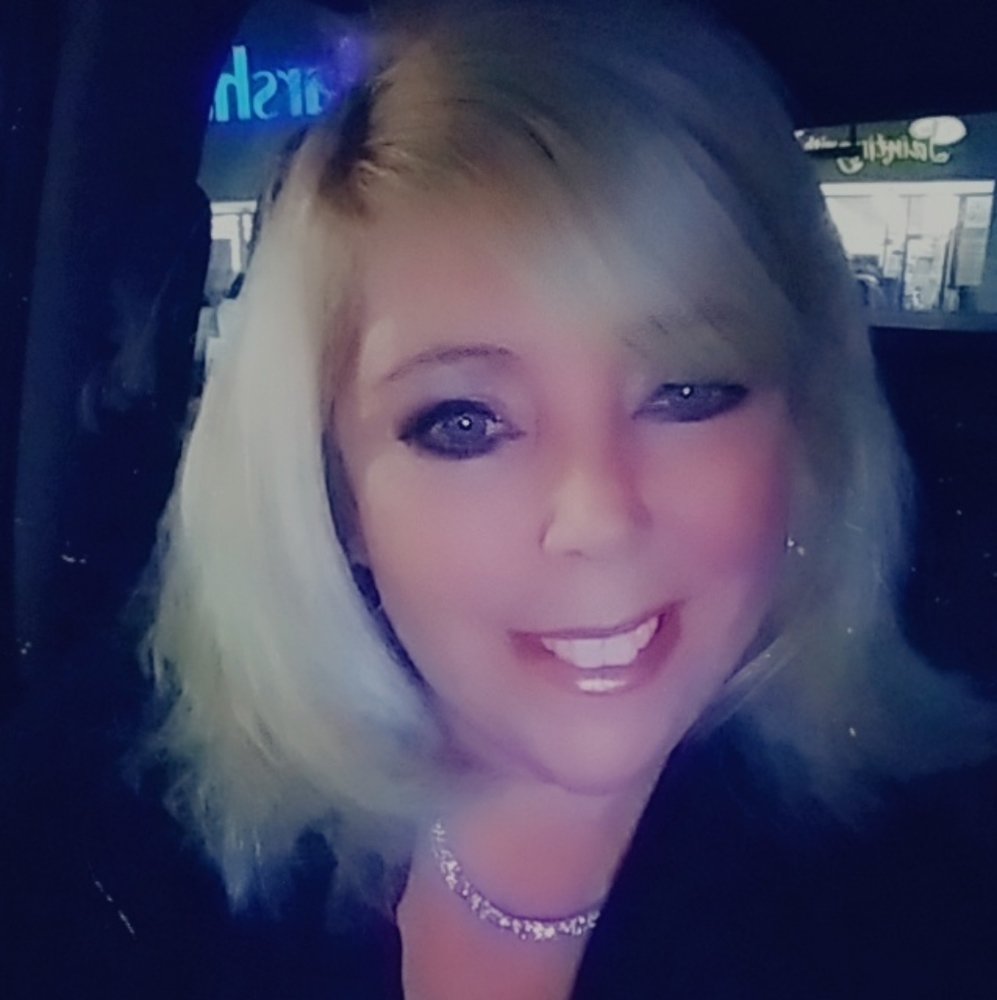 Meet your Posher, Debbie